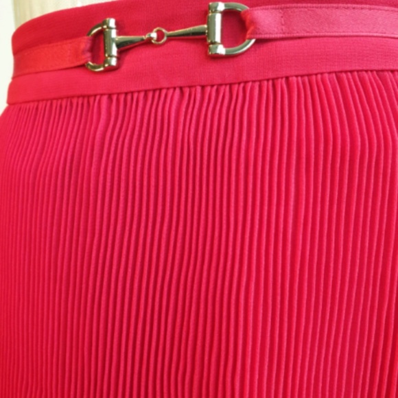 NWT Forever New red pleated skirt, size US 2 - Picture 2 of 2